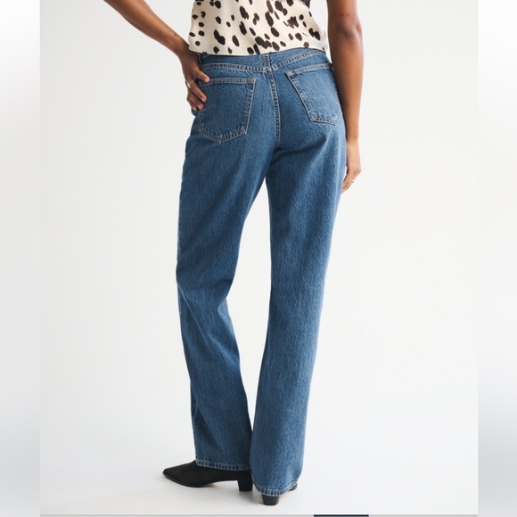 NWT A&F Curve Love High Rise Loose Jean Medium Wash Size 26 - Picture 2 of 6